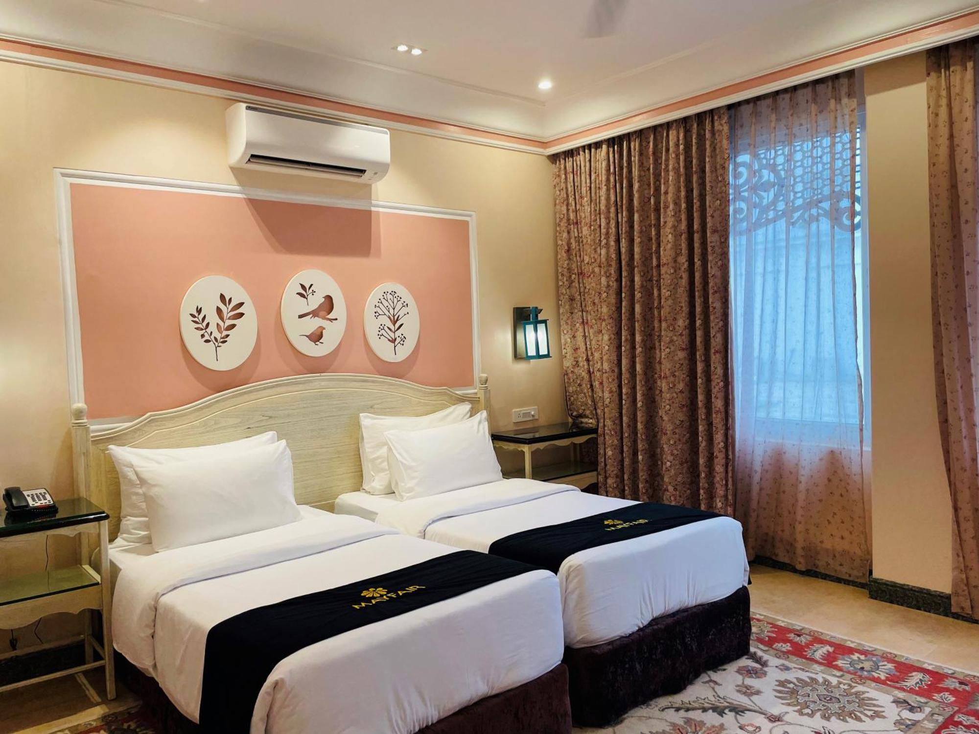 Mayfair Palm Beach Resort โกปาลปุระ ภายนอก รูปภาพ