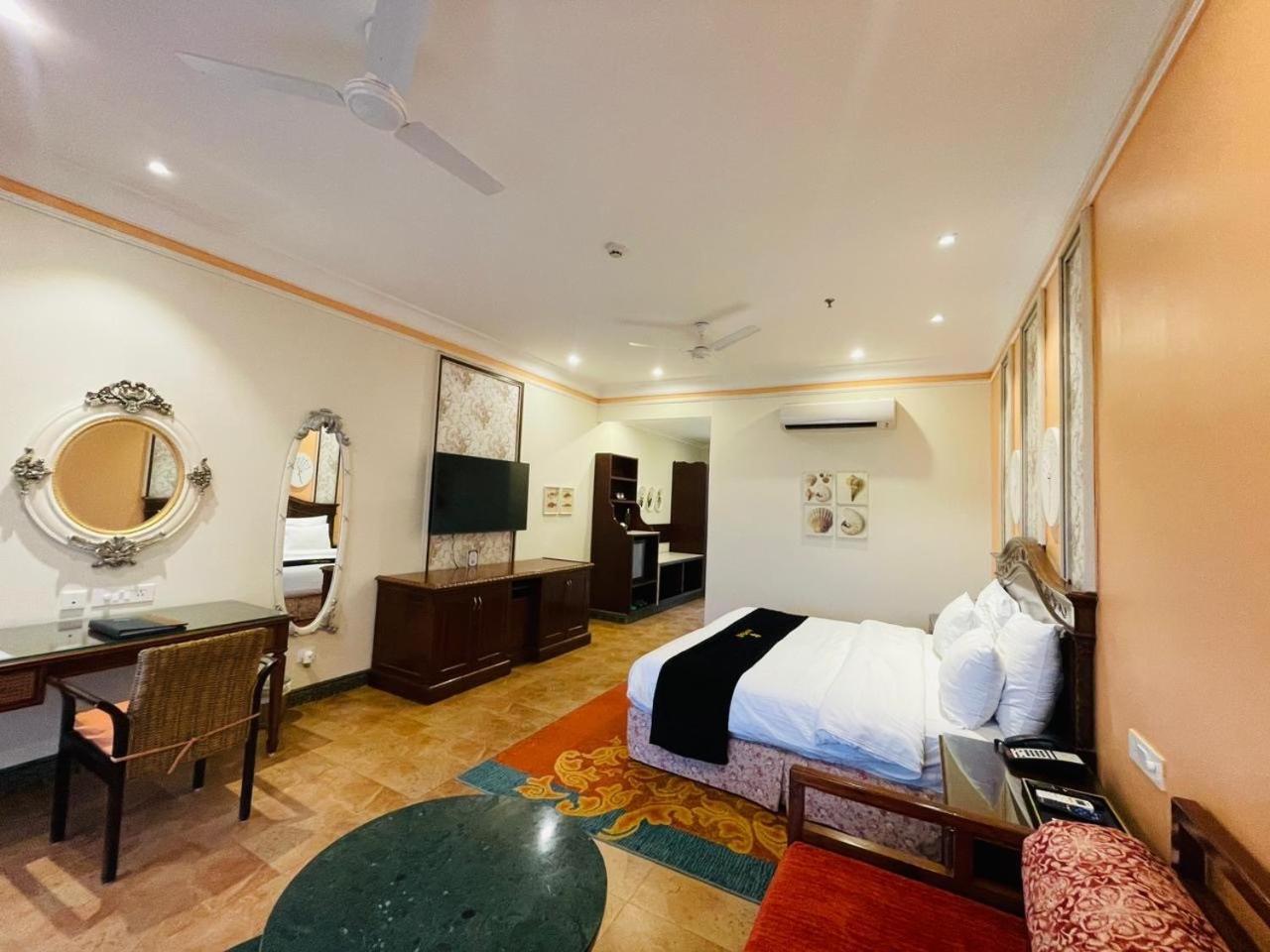 Mayfair Palm Beach Resort โกปาลปุระ ภายนอก รูปภาพ