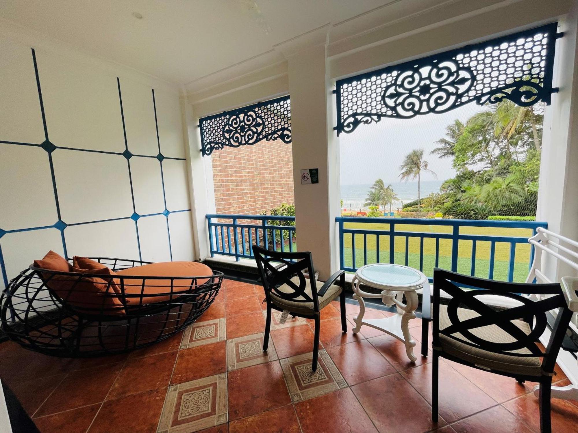 Mayfair Palm Beach Resort โกปาลปุระ ภายนอก รูปภาพ