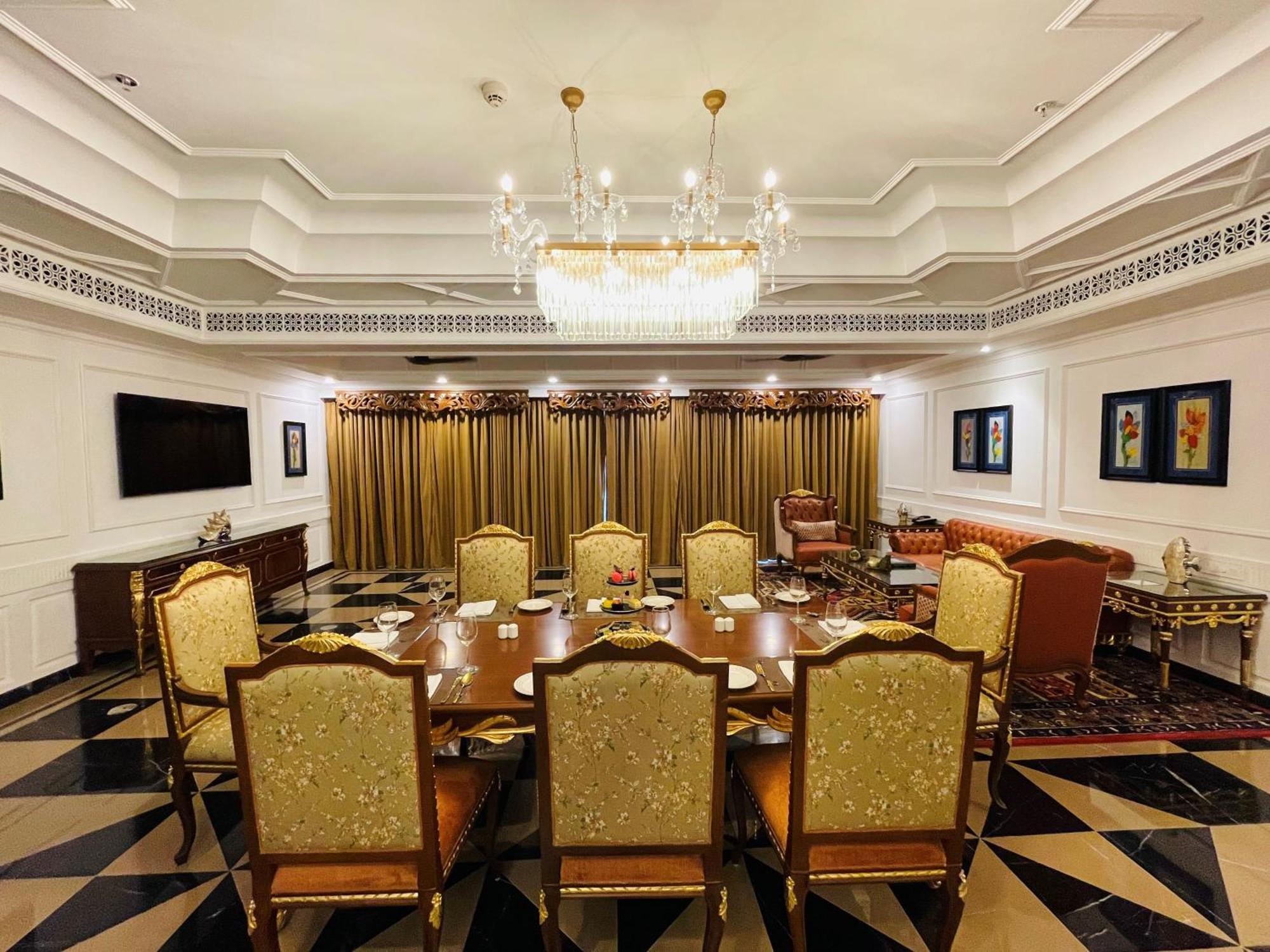 Mayfair Palm Beach Resort โกปาลปุระ ภายนอก รูปภาพ
